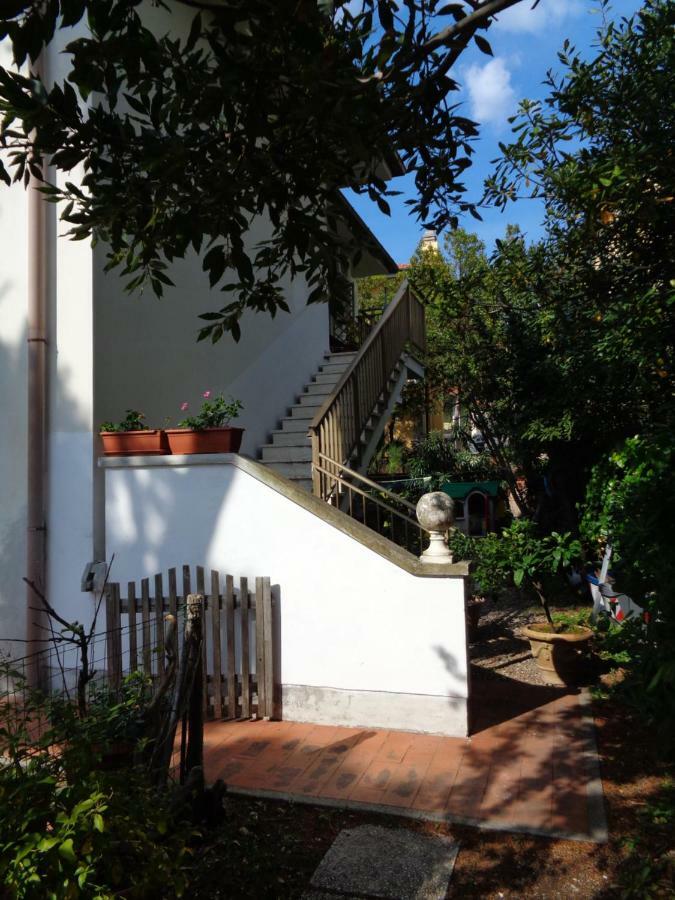 La Casa Di Nina Leilighet Quercianella Eksteriør bilde