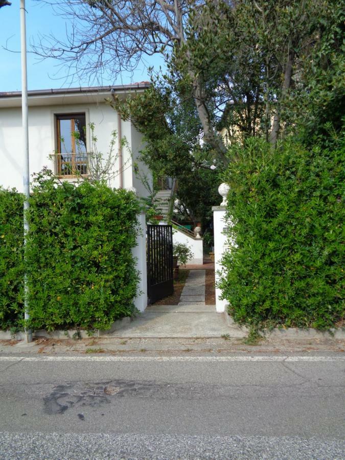 La Casa Di Nina Leilighet Quercianella Eksteriør bilde
